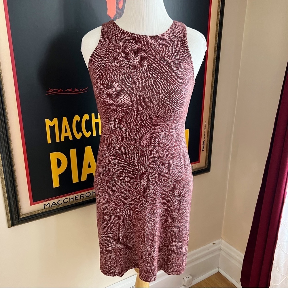 Athleta Santorini Maroon and White Linear Design High Neck Sleeveless Dress Sz M